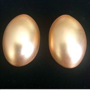 COPY - VTG 80’s matte gold oval earrings